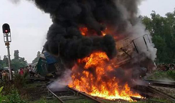 ১০ ঘণ্টা পর সিলেটের সঙ্গে ট্রেন চলাচল স্বাভাবিক