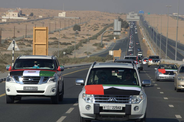 আমিরাতে শত গাড়ির বহরে বাংলাদেশিদের নজরকাড়া বনভোজন