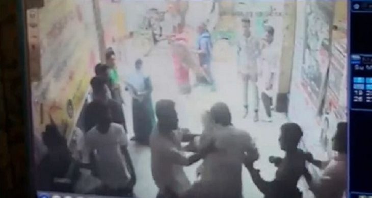 হলে নকলে সুযোগ না দেয়ায় প্রভাষক পেটালো শিক্ষার্থীর অভিভাবক!