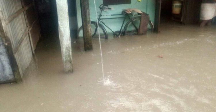 সামান্য বৃষ্টিতেই ‘জল থই থই’ সিলেট নগরী!
