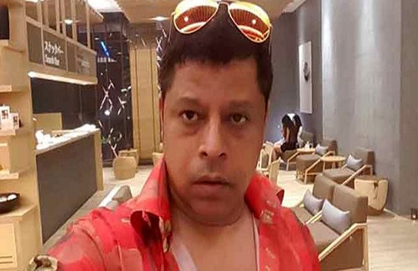 বিমান থেকে আটক আ’লীগ নেতার বাসায় টাকার খনি!