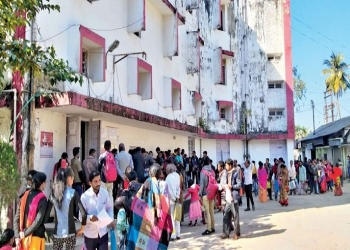 শিক্ষকরা সরকারের বিরুদ্ধে মুখ খুললেই শাস্তি!