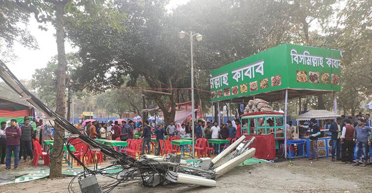 বড় দুর্ঘটনা থেকে রক্ষা পেলেন ‘গ্রন্থমেলা’র দর্শকরা!