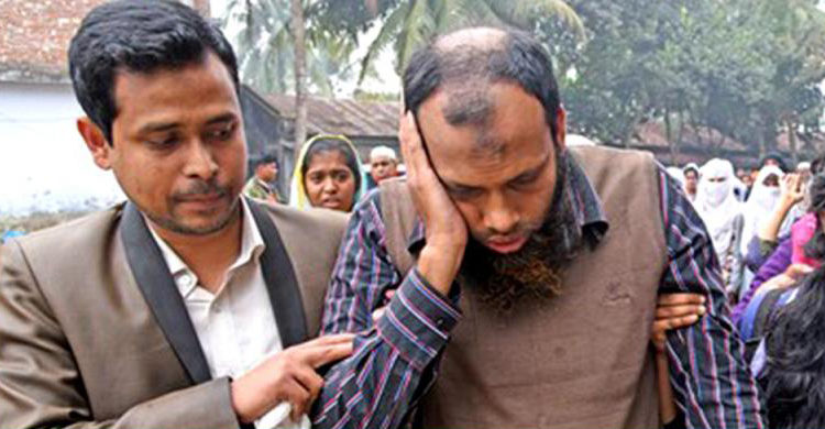 ক্লাস চলাকালে সহকর্মীকে মারধর করলেন শিক্ষক!