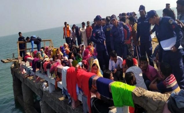 রোহিঙ্গাদের ট্রলারডুবি, ১৯ জনকে আসামি করে মামলা