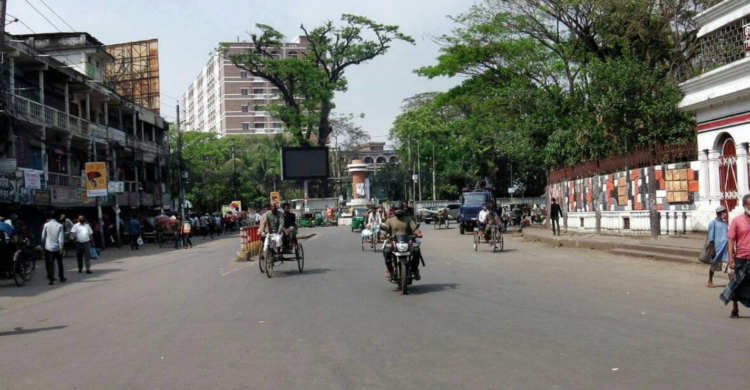 গ্রাম থেকে শহর জনশূন্য, ঘরবন্দি সবাই!