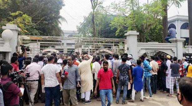 আশকোনা হজ ক্যাম্পে ইতালি ফেরতদের হট্টগোল