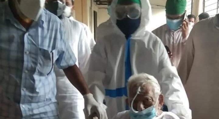 আল্লামা আহমদ শফী হাসপাতাল থেকে মাদরাসায়